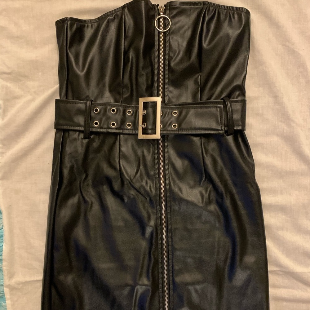 Short full zip Fux lather dress